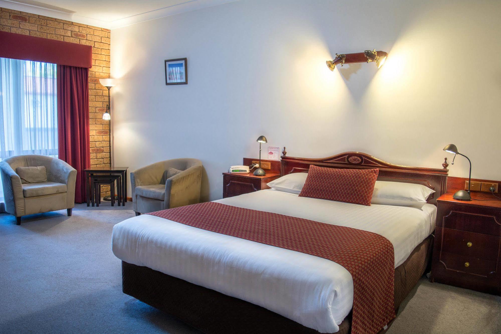 Narrandera Club Motor Inn Экстерьер фото