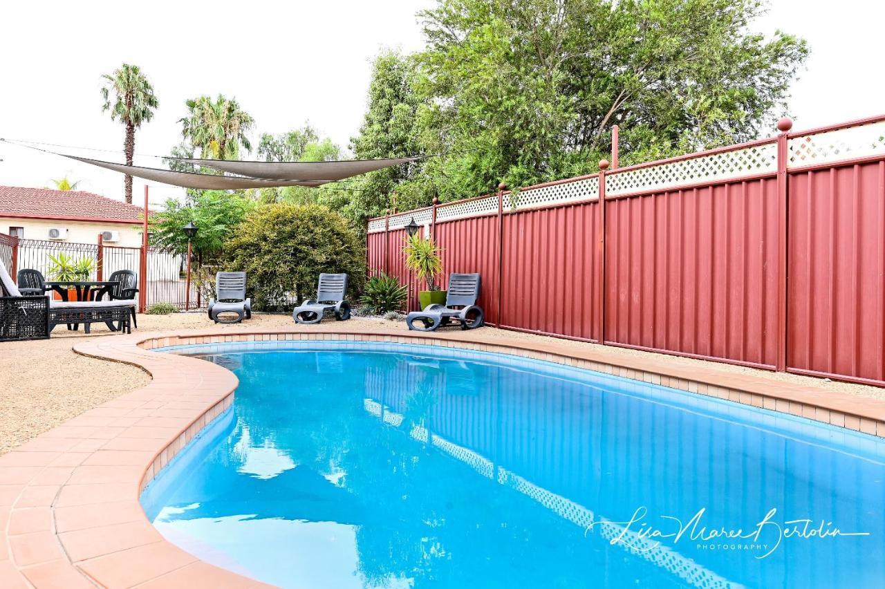 Narrandera Club Motor Inn Экстерьер фото